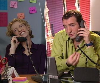 Replay Un gars, une fille - S3E75 - Au téléphone (6)