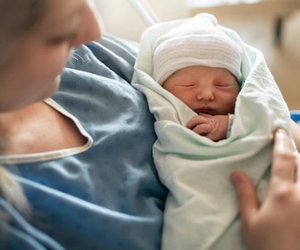 Replay 28 minutes - La France en panne de bébé