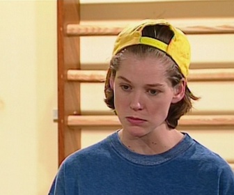 Replay Hélène et les garçons - S01 E28 - Un joli coco