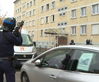 Replay 100 jours avec la police de normandie - S1E1 - Le quotidien de la police de Caen