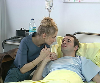 Replay Un gars, une fille - S2E31 - À l'hôpital