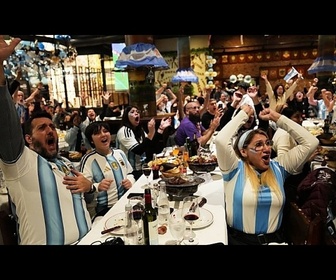 Replay Célébrations à Buenos Aires après la victoire 3-1 de l'Argentine contre la Suisse