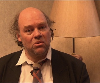 Replay Au nom de la vérité - Un trop bel appartement