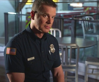 Replay 9-1-1 - S6 E9 - Le vent qui rend fou