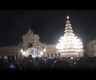 Replay Lisbonne se met à l'heure des fêtes avec un sapin géant et des feux d'artifice