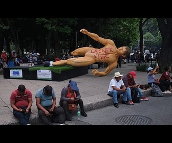 Replay Des statues de joueurs du Mondial renversées lors d'une manif à Mexico