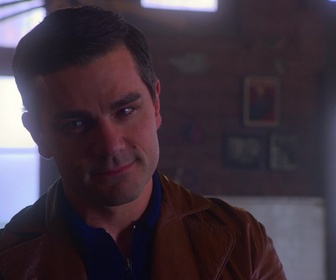 Replay Leverage : Redemption - S01 E11 - Le coup de la Hyène