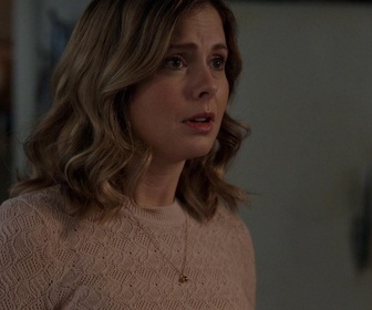 Replay Ghosts : Fantômes à la maison - S02 E12 - Une Affaire de famille