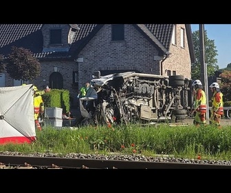 Replay Belgique : premières images après la collision mortelle entre un train et un minibus scolaire