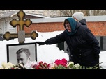 Replay La Russie commémore Navalny sur sa tombe, sur fond de tests de poison