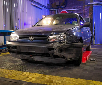 Replay Top Mecanic : 5 jours pour restaurer une épave - S6E13 - Jour 3 - Semaine spéciale vintage mécanic