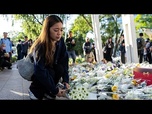 Replay Des milliers de personnes rendent hommage aux victimes de l'incendie de Hong Kong