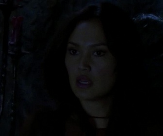 Replay Sydney Fox, l'aventurière - S3 E7 - Le baiser des ténèbres