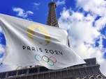 Replay Paris accueille la flamme olympique : relais de la flamme à Paris