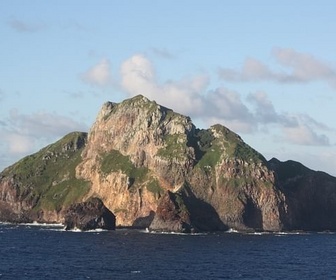 Replay 28 minutes - En 1929, deux îlots volcaniques dans le pacifique deviennent français
