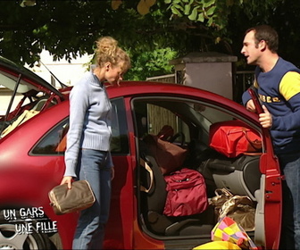 Replay Un gars, une fille - S4E1 - Départ en vacances
