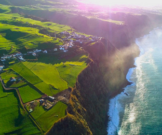 Replay Un jour ailleurs - Portugal / Açores / Saint-Martin