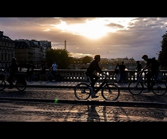 Replay À Paris, les touristes privilégient davantage le vélo pour découvrir la ville
