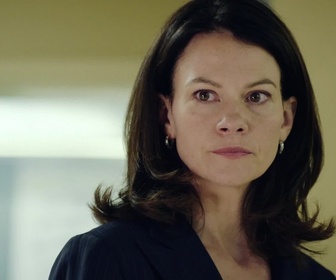 Replay Mensonges - S01 E06 - Voyage dans le temps