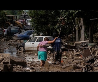 Replay L'ouragan Polo provoque de puissantes vagues sur la côte pacifique du Mexique