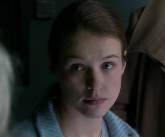 Replay Central nuit - S04 E04 - Ménage à trois