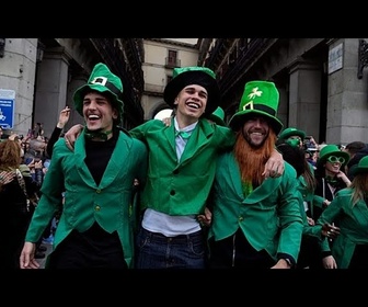 Replay Madrid célèbre la culture irlandaise avec un défilé haut en couleur pour la Saint-Patrick