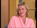 Replay Les filles d'à côté - S05 E03 - Abus dangereux