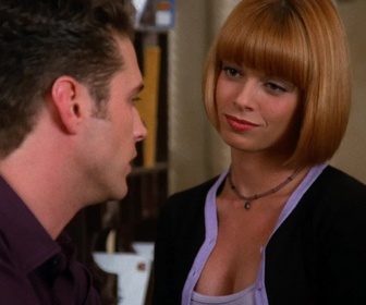 Replay Beverly Hills, 90210 - S08 E14 - Le Père Noël