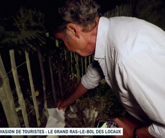Replay Un jour, un doc week-end - Invasion de touristes : le grand ras-le-bol des locaux(1/2)