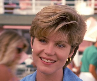 Replay Beverly Hills, 90210 - S03 E04 - Sexe, mensonges et volley-ball