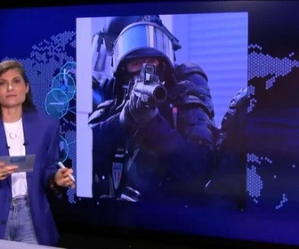 Replay Les clés de l'info - LBD, grenades, lacrymos : jusqu'où peut aller la police ?
