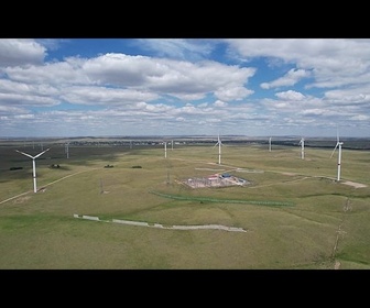 Replay Ce pays vise à attirer 18 milliards d'euros d'investissements dans les énergies propres