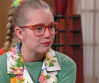 Replay Premiers baisers - S06 E11 - Les garçons se cachent pour pleurer