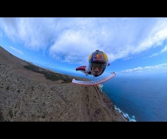 Replay Peter Salzmann réalise un vol en wingsuit historique au-dessus des Canaries, défiant la gravité
