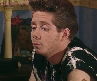 Replay Le miel et les abeilles - S02 E47 - Courrier à la ruche