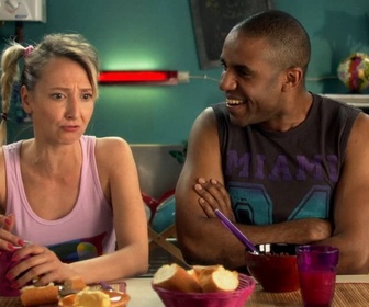 Replay Scènes de ménages 6h00 18/02/26