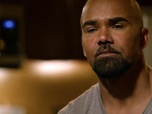 Replay S.W.A.T. - S02 E17 - Prendre sous son aile