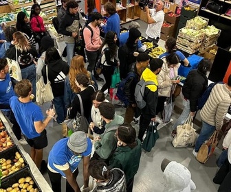 Replay ROBIN DE BFM - Des centaines d'étudiants bordelais font la queue pour recevoir une aide alimentaire