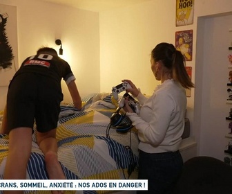 Replay Un jour, un doc - Écrans, sommeil, anxiété : nos ados en danger !