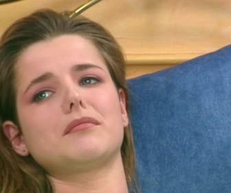 Replay Hélène et les garçons - S03 E04 - La révélation