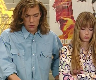 Replay Hélène et les garçons - S04 E21 - Reconquête