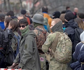 Replay Hongrie, la traque des anti fascistes - ARTE Regards