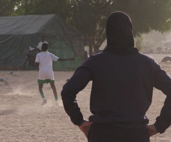 Replay ActuElles - Au Nigeria, une académie de football pour garder les jeunes à distance des gangs