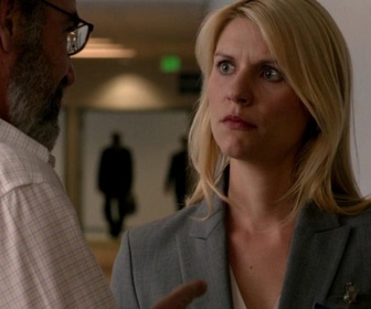 Replay Homeland - S1 E3 - Dans le rang