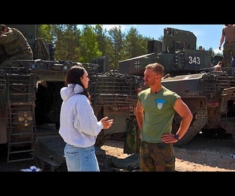 Replay Concours de l'OTAN : une lycéenne lituanienne gagne un tour en char avec l'armée allemande