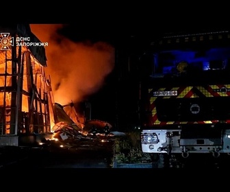 Replay Ukraine : un centre commercial à Zaporizhzhia ravagé par une attaque de drones