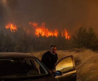 Replay Urgence climatique : un défi mondial - Les feux aux portes d'Athènes