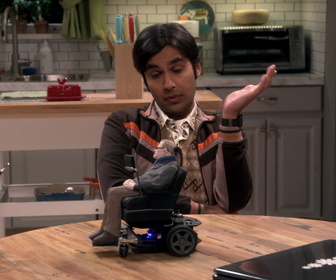 Replay The Big Bang Theory - S10E9 - Le jouet téléguidé