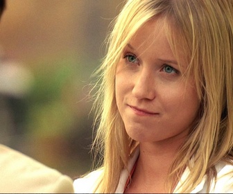 Replay Les experts : Miami - S06 E02 - Cyber-lébrité