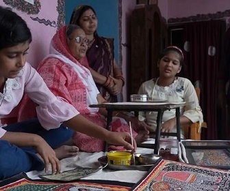 Replay ARTE JUNIOR Le magazine - Portrait d'enfant : Akriti Jha en Inde